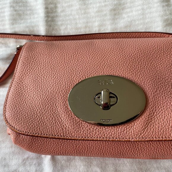 Authen COACH Leather Crossbody Bag. Flap w/Turn Lock Closure. Pink. Excel Cond'n - Picture 6 of 16